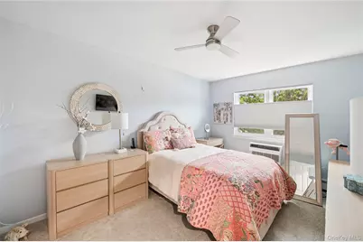 408 Cambridge Court, Glen Cove, NY 11542 - Photo 10