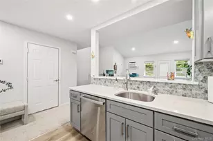 408 Cambridge Ct, Glen Cove, NY 11542 - Photo 8