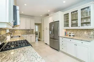 28 Monroe St, Port Washington, NY 11050 - Photo 12