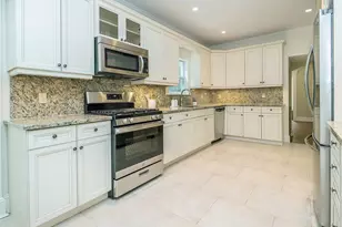 28 Monroe St, Port Washington, NY 11050 - Photo 14