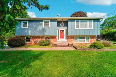 28 Park Hill Drive, New Windsor, NY 12553 - Photo 1