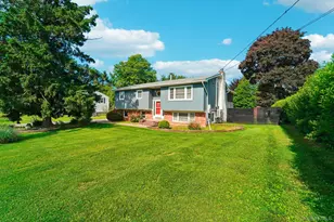 28 Park Hill Dr, New Windsor, NY 12553 - Photo 2