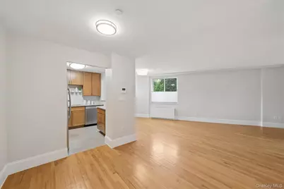 116-11 Curzon Road #5B, Kew Gardens, NY 11418 - Photo 2