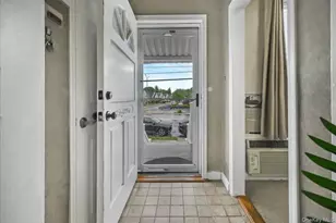 84-58 Little Neck Pkwy, Floral Park, NY 11001 - Photo 16