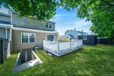 22 Walnut Street, Central Islip, NY 11722 - Photo 4
