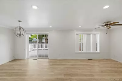 22 Walnut Street, Central Islip, NY 11722 - Photo 8