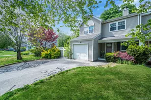 22 Walnut St, Central Islip, NY 11722 - Photo 2
