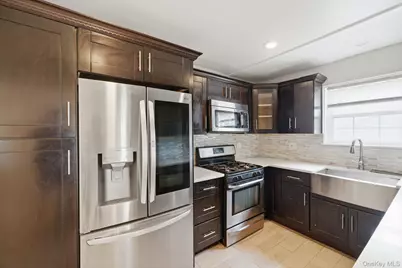 22 Walnut Street, Central Islip, NY 11722 - Photo 6