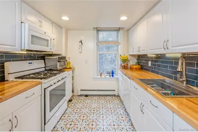 785 Warburton Avenue, Yonkers, NY 10701 - Photo 22