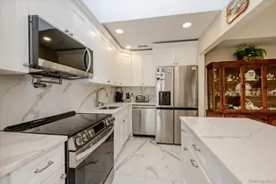 174 Southgate Crescent, Massapequa Park, NY 11762 - Photo 8