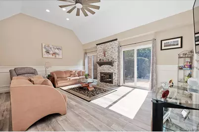 174 Southgate Crescent, Massapequa Park, NY 11762 - Photo 4