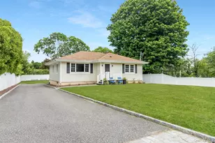315 Wicks Rd, New Suffolk, NY 11956 - Photo 2