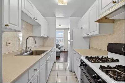 142-05 Roosevelt Avenue #7, Flushing, NY 11354 - Photo 8