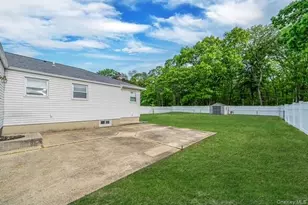 34 Stewart St, Bay Shore, NY 11706 - Photo 6
