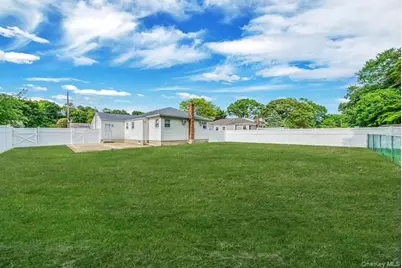 34 Stewart Street, Bay Shore, NY 11706 - Photo 4