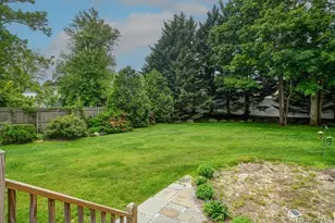 18 Bailey Ave, Babylon, NY 11702 - Photo 16