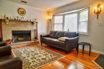 18 Bailey Avenue, Babylon, NY 11702 - Photo 4