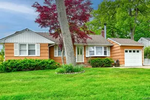 18 Bailey Ave, Babylon, NY 11702 - Photo 2