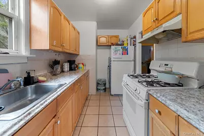 2323 Powell Avenue, Bronx, NY 10462 - Photo 10