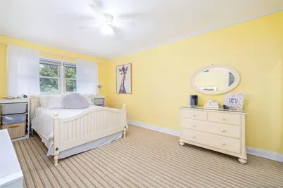 6 Blenheim Court, Rockville Centre, NY 11570 - Photo 18