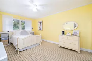 6 Blenheim Ct, Rockville Centre, NY 11570 - Photo 18