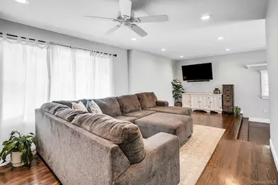 57 Wantagh Avenue, East Islip, NY 11730 - Photo 6