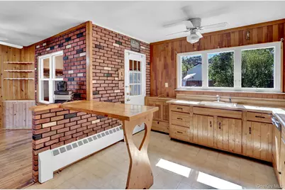 1456 Peters Boulevard, Bay Shore, NY 11706 - Photo 18