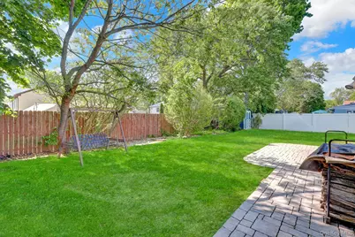 1456 Peters Boulevard, Bay Shore, NY 11706 - Photo 6