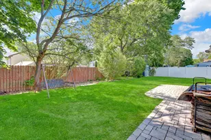 1456 Peters Blvd, Bay Shore, NY 11706 - Photo 6