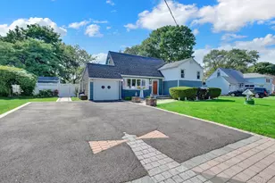 1456 Peters Blvd, Bay Shore, NY 11706 - Photo 2