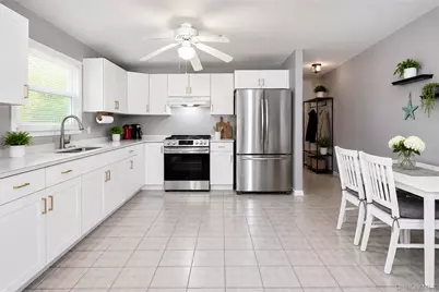 7 New Jersey Court, Dix Hills, NY 11746 - Photo 42