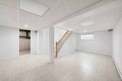 7 New Jersey Court, Dix Hills, NY 11746 - Photo 38