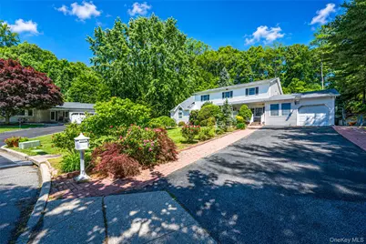 7 New Jersey Court, Dix Hills, NY 11746 - Photo 1