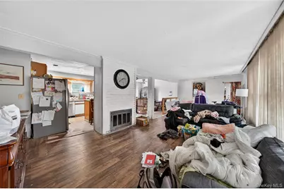 2 Dawn Lane, Hicksville, NY 11801 - Photo 10