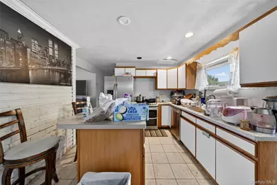 2 Dawn Lane, Hicksville, NY 11801 - Photo 6