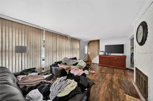 2 Dawn Ln, Hicksville, NY 11801 - Photo 8
