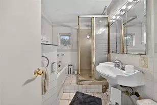 2 Dawn Ln, Hicksville, NY 11801 - Photo 12