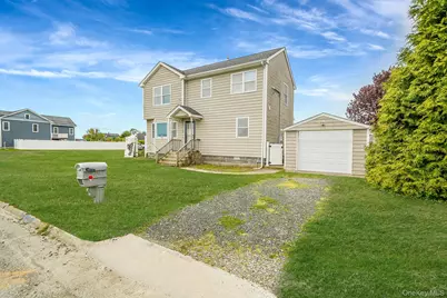 374 Rider Avenue, Patchogue, NY 11772 - Photo 2
