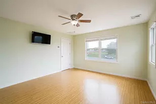 374 Rider Ave, Patchogue, NY 11772 - Photo 14