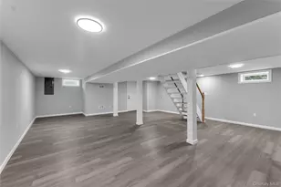 466 44th St, Copiague, NY 11726 - Photo 16