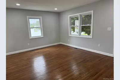 466 44th Street, Copiague, NY 11726 - Photo 8