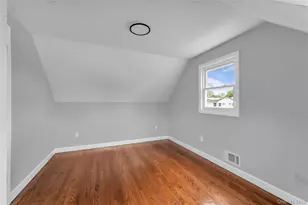 466 44th St, Copiague, NY 11726 - Photo 10