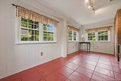 225 Crocus Avenue, Floral Park, NY 11001 - Photo 18