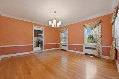 225 Crocus Avenue, Floral Park, NY 11001 - Photo 8