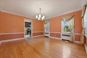 225 Crocus Ave, Floral Park, NY 11001 - Photo 8