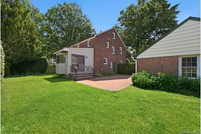 225 Crocus Avenue, Floral Park, NY 11001 - Photo 36