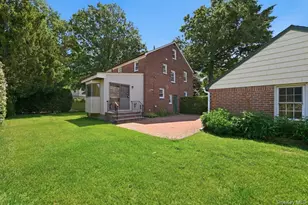 225 Crocus Ave, Floral Park, NY 11001 - Photo 36