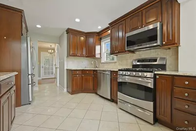 225 Crocus Avenue, Floral Park, NY 11001 - Photo 12