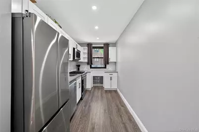 56-21 Douglastion Parkway #Upper, Douglaston, NY 11362 - Photo 6