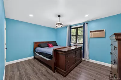 56-21 Douglastion Parkway #Upper, Douglaston, NY 11362 - Photo 12